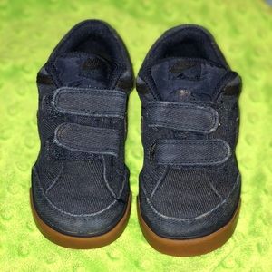 Toddler size 8C Gently used Nike sneakers